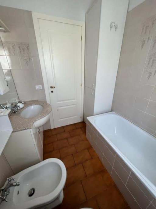A Ca Di Nonni Apartment Albenga Ngoại thất bức ảnh